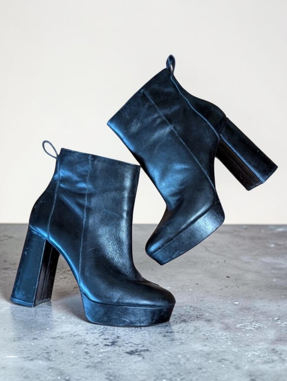 Vince Camuto Gripaula platform booties black leather Chunky Baddie Whimsigoth 9